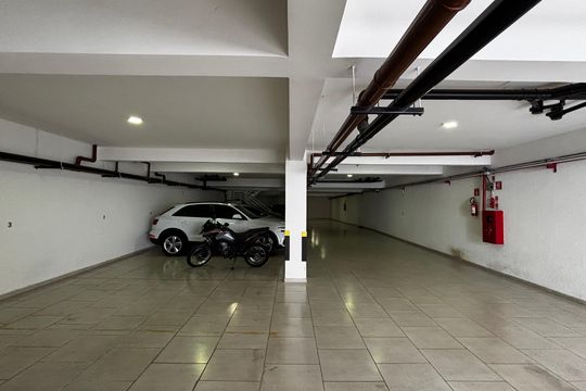 Garagem de apartamento à venda com 2 quartos, 55m² em Vila Eldizia, Santo André