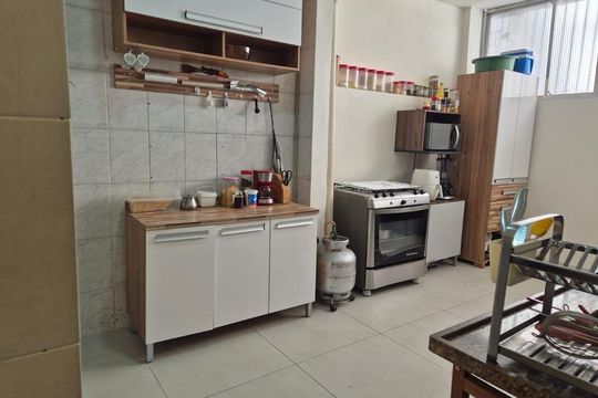 Cozinha de apartamento à venda com 2 quartos, 75m² em Icarai, Niterói
