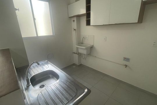 Cozinha/Área de serviço de apartamento para alugar com 2 quartos, 47m² em Umbará, Curitiba