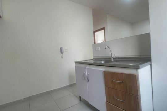 Cozinha de apartamento para alugar com 2 quartos, 47m² em Umbará, Curitiba