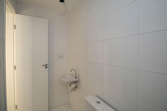 Banheiro  de apartamento para alugar com 1 quarto, 29m² em Vila Santa Terezinha (zona Norte), São Paulo