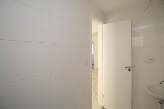Banheiro  de apartamento para alugar com 1 quarto, 29m² em Vila Santa Terezinha (zona Norte), São Paulo