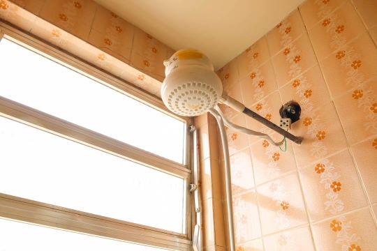 Banheiro social de apartamento para alugar com 2 quartos, 45m² em Tomás Coelho, Rio de Janeiro