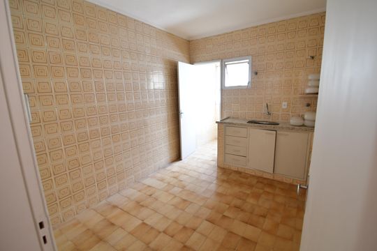 Cozinha de apartamento à venda com 2 quartos, 80m² em Jardim Chapadão, Campinas