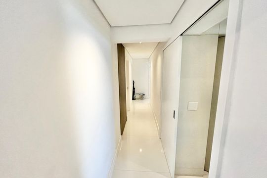 Corredor de apartamento à venda com 4 quartos, 297m² em Vila Ester (zona Norte), São Paulo