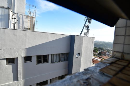 Banheiro de serviço - Vista de apartamento à venda com 2 quartos, 80m² em Jardim Chapadão, Campinas