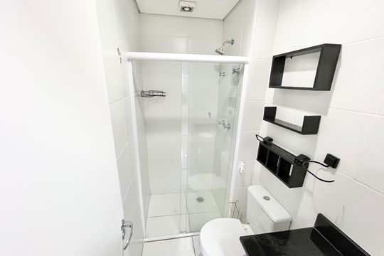 Banheiro social de apartamento para alugar com 2 quartos, 56m² em Vila Santa Maria, São Paulo
