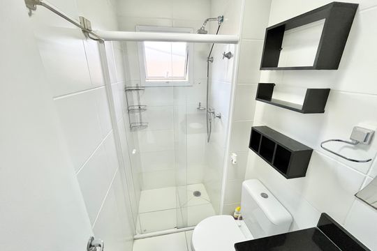 Banheiro da Suíte  de apartamento para alugar com 2 quartos, 56m² em Vila Santa Maria, São Paulo