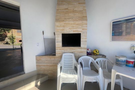 Casa à venda com 2 quartos, 130m² em Santa Teresa, São Leopoldo