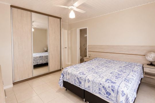 Suíte de casa para alugar com 5 quartos, 340m² em Salgado Filho, Gravataí