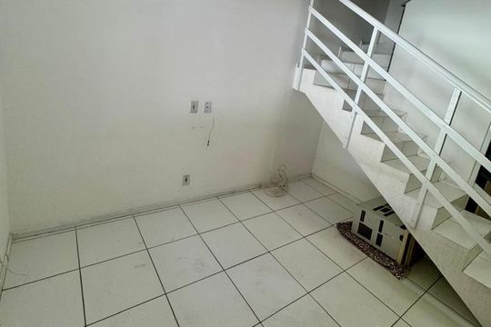 Sala de casa de condomínio para alugar com 2 quartos, 70m² em Vista Alegre, São Gonçalo