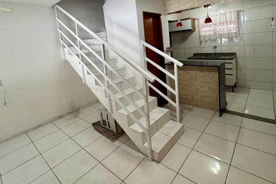 Sala de casa de condomínio para alugar com 2 quartos, 70m² em Vista Alegre, São Gonçalo