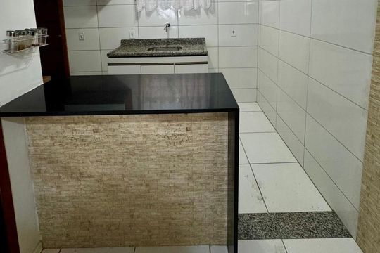 Cozinha de casa de condomínio para alugar com 2 quartos, 70m² em Vista Alegre, São Gonçalo