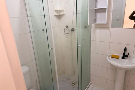 Banheiro de apartamento à venda com 2 quartos, 53m² em Ponte Grande, Guarulhos