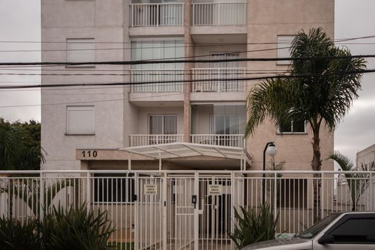 Fachada  de apartamento para alugar com 2 quartos, 47m² em Parque Vitoria, São Paulo