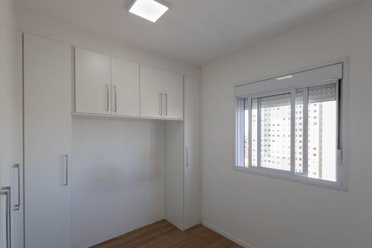 Quarto 2 de apartamento para alugar com 2 quartos, 47m² em Parque Vitoria, São Paulo