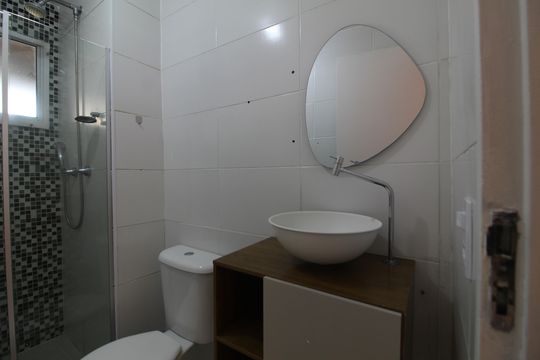 Banheiro de apartamento à venda com 2 quartos, 46m² em Jacarepaguá, Rio de Janeiro