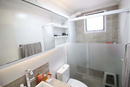 Banheiro de apartamento para alugar com 2 quartos, 58m² em Cidade São Francisco, São Paulo