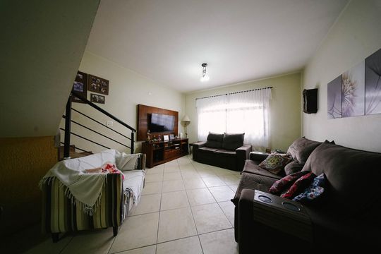 Casa à venda com 6 quartos, 290m² em Vila Ponte Rasa, São Paulo