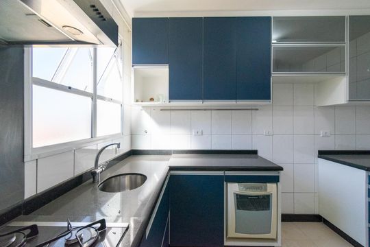 Cozinha de casa de condomínio à venda com 3 quartos, 133m² em Vila Fachini, São Paulo