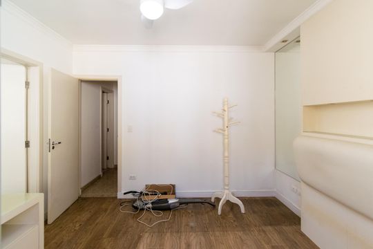 Suíte de casa de condomínio à venda com 3 quartos, 133m² em Vila Fachini, São Paulo