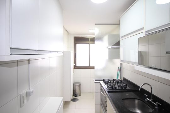 Cozinha de apartamento para alugar com 2 quartos, 74m² em Vila Jardim, Porto Alegre