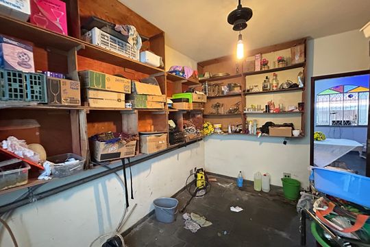 Quarto 1 de casa para alugar com 2 quartos, 400m² em Bento Ribeiro, Rio de Janeiro