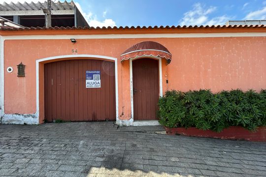 Fachada + placa de casa para alugar com 2 quartos, 400m² em Bento Ribeiro, Rio de Janeiro