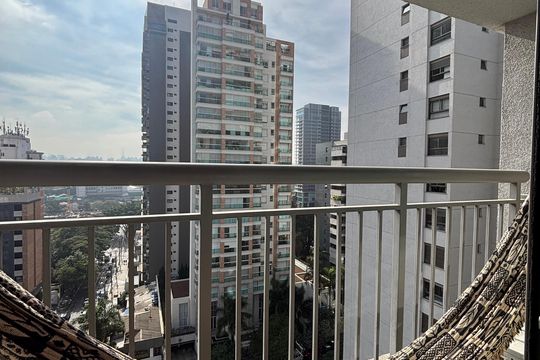 Varanda de kitnet/studio para alugar com 1 quarto, 20m² em Indianópolis, São Paulo