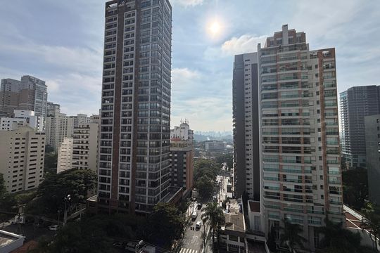 Vista de kitnet/studio para alugar com 1 quarto, 20m² em Indianópolis, São Paulo
