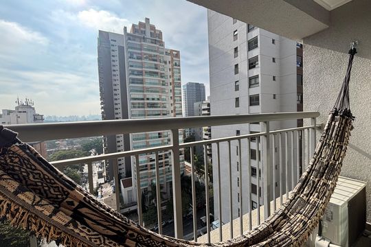 Varanda de kitnet/studio para alugar com 1 quarto, 20m² em Indianópolis, São Paulo