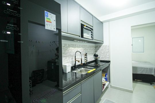 Cozinha de kitnet/studio à venda com 1 quarto, 34m² em Jaguará, São Paulo