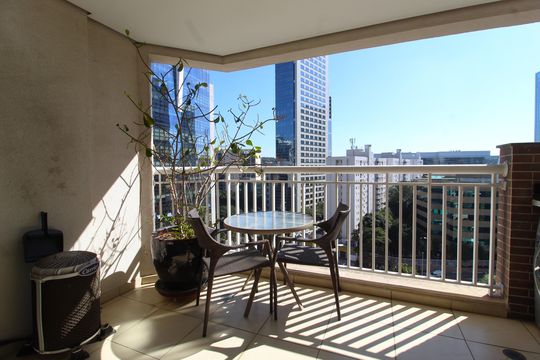 Varanda de apartamento à venda com 1 quarto, 40m² em Vila Olímpia, São Paulo