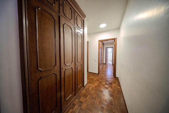 Corredor dos Quartos de apartamento à venda com 4 quartos, 400m² em Bela Vista, São Paulo