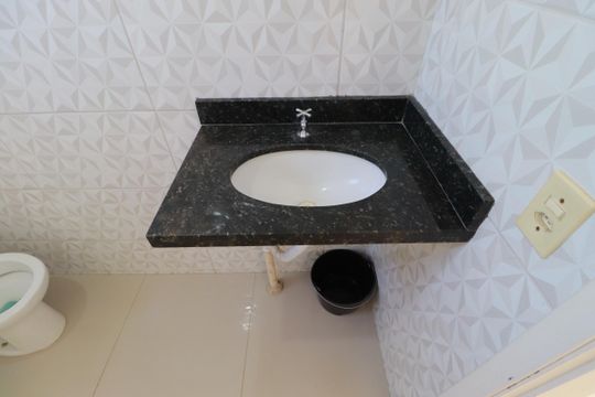 Banheiro  de apartamento para alugar com 2 quartos, 50m² em Jardim Florestan Fernandes, Ribeirão Preto
