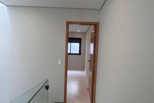 Hall de distribuição  de casa à venda com 2 quartos, 90m² em Vila Campo Grande, São Paulo