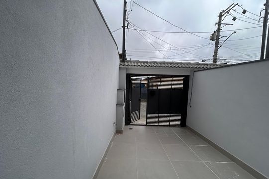 Garagem  de casa à venda com 2 quartos, 90m² em Vila Campo Grande, São Paulo