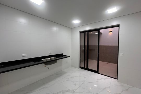Cozinha  de casa à venda com 2 quartos, 90m² em Vila Campo Grande, São Paulo