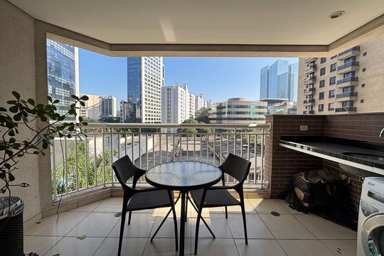 Varanda de apartamento à venda com 1 quarto, 40m² em Vila Olímpia, São Paulo