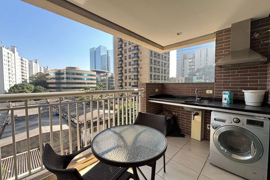 Varanda de apartamento à venda com 1 quarto, 40m² em Vila Olímpia, São Paulo