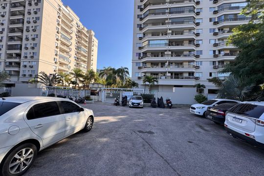 Fachada de apartamento para alugar com 2 quartos, 75m² em Recreio dos Bandeirantes, Rio de Janeiro