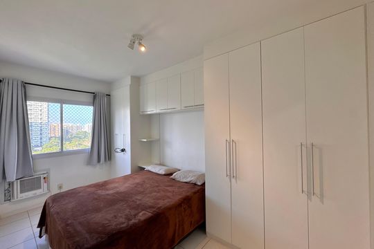 Suíte de apartamento para alugar com 2 quartos, 75m² em Recreio dos Bandeirantes, Rio de Janeiro