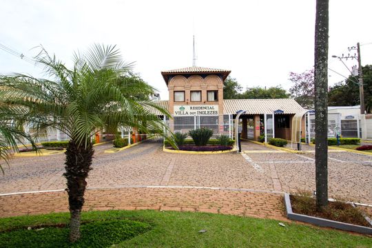 Fachada  de casa de condomínio para alugar com 4 quartos, 235m² em Jardim Vera Cruz, Sorocaba