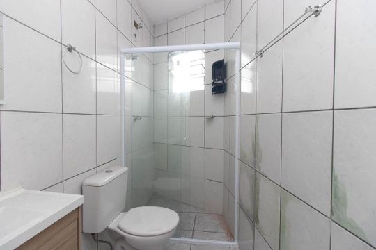 Banheiro de casa para alugar com 2 quartos, 90m² em Vila Sabrina, São Paulo
