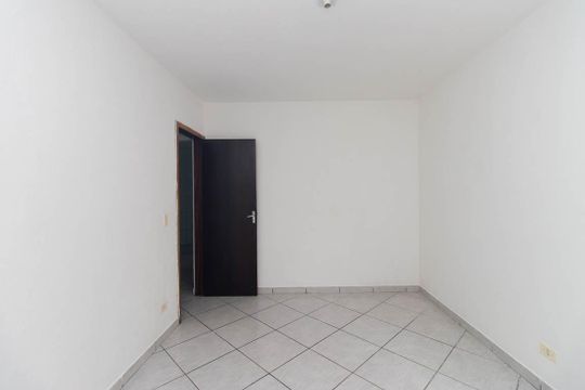Quarto 1 de casa para alugar com 2 quartos, 90m² em Vila Sabrina, São Paulo