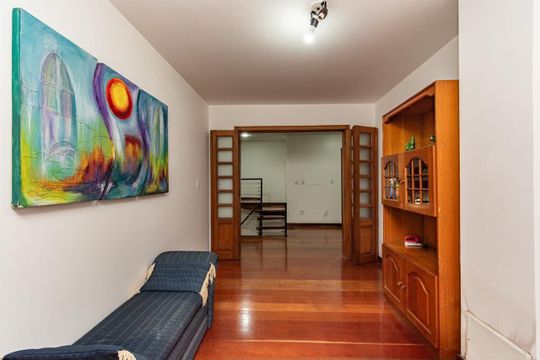 Casa para alugar com 4 quartos, 311m² em Chácara das Pedras, Porto Alegre