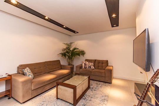 Casa para alugar com 4 quartos, 311m² em Chácara das Pedras, Porto Alegre