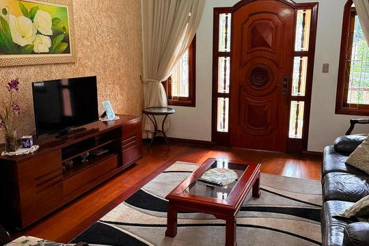 Sala de casa à venda com 3 quartos, 203m² em Vila Irmaos Arnoni, São Paulo