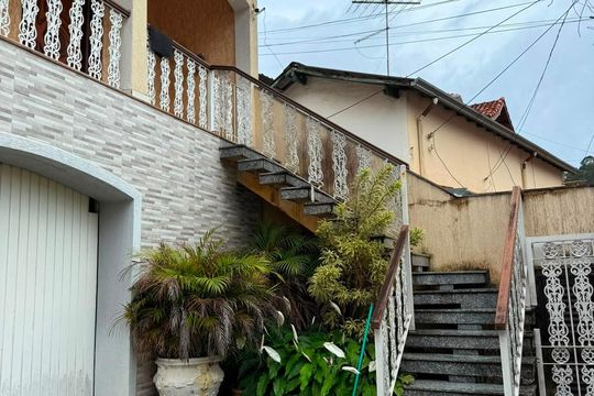 Área externa de casa à venda com 3 quartos, 203m² em Vila Irmaos Arnoni, São Paulo