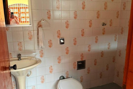 Banheiro de casa à venda com 3 quartos, 203m² em Vila Irmaos Arnoni, São Paulo